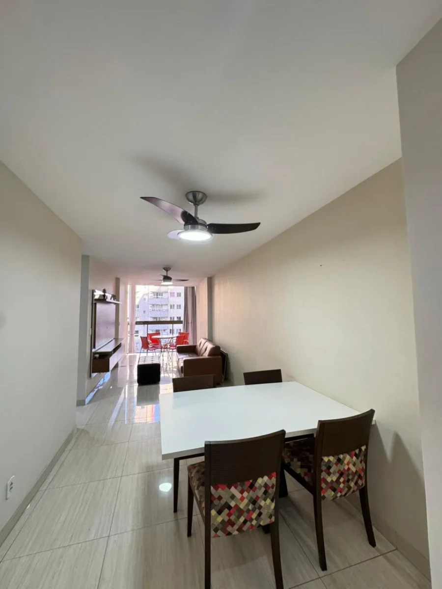 Apartamento de 3 quartos, na Praia da Costa.